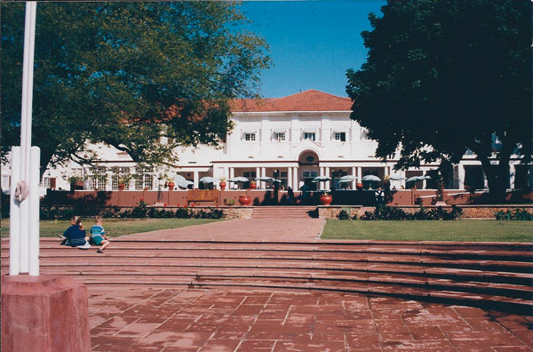 Vic-Falls-Hotel